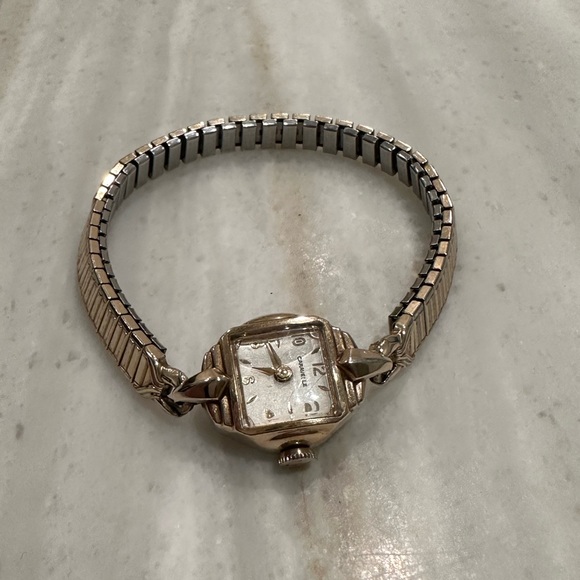 Vintage Caravelle by Bulova Mechanical 7 Jewel Ladies Wrist Watch - Picture 1 of 9